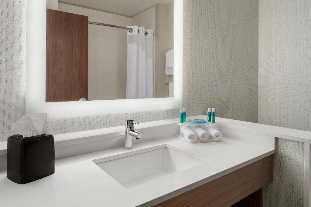 Holiday Inn Express Duluth North Miller Hill
