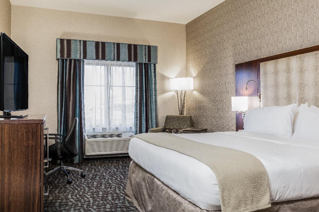 Holiday Inn Express and Suites Eureka