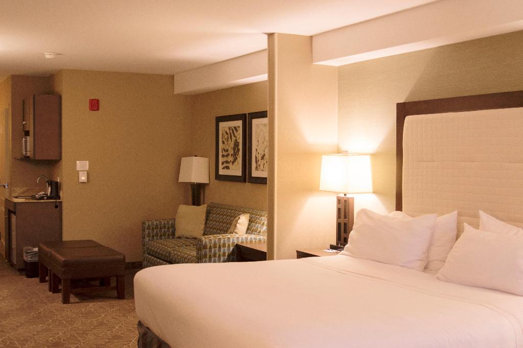 Holiday Inn Express and Suites Logan