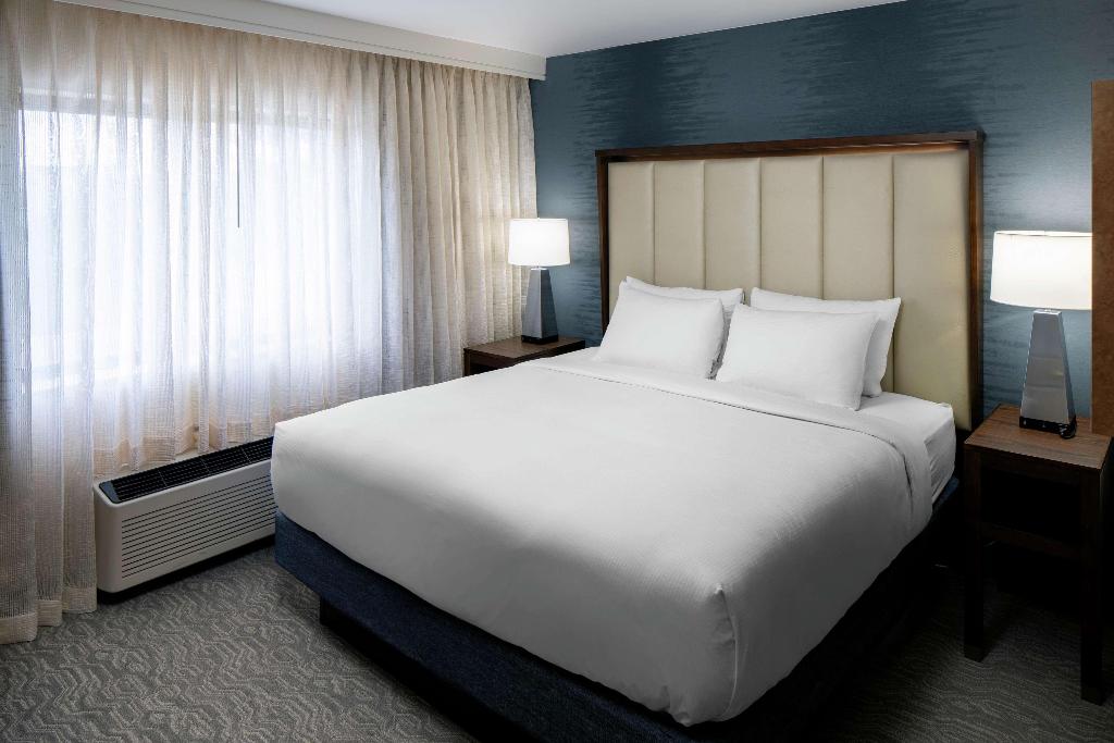 Doubletree By Hilton Nashua