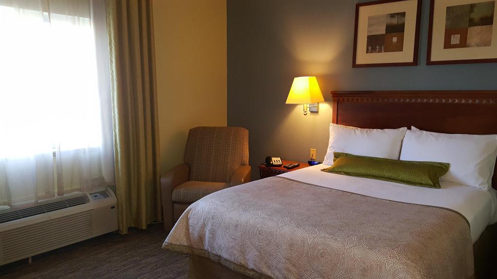 Candlewood Suites Oklahoma City Moore