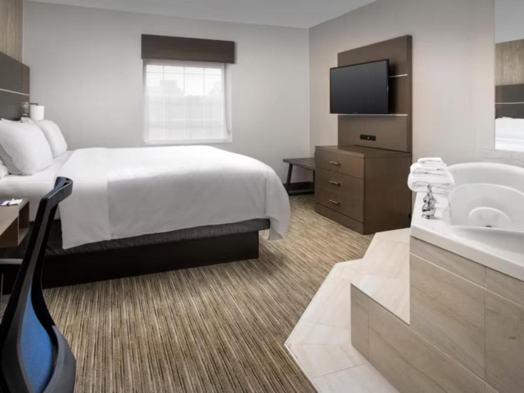 Holiday Inn Express and Suites Annapolis