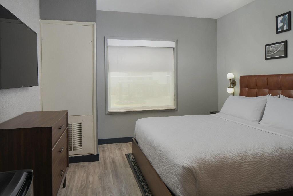 Four Points by Sheraton Arlington
