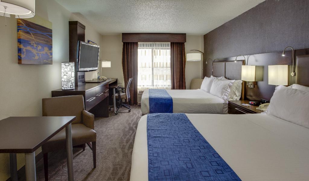 Holiday Inn Express & Suites Meadowlands Area IHG