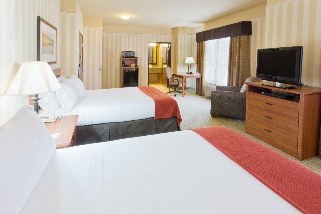 Holiday Inn Express & Suites Astoria By IHG