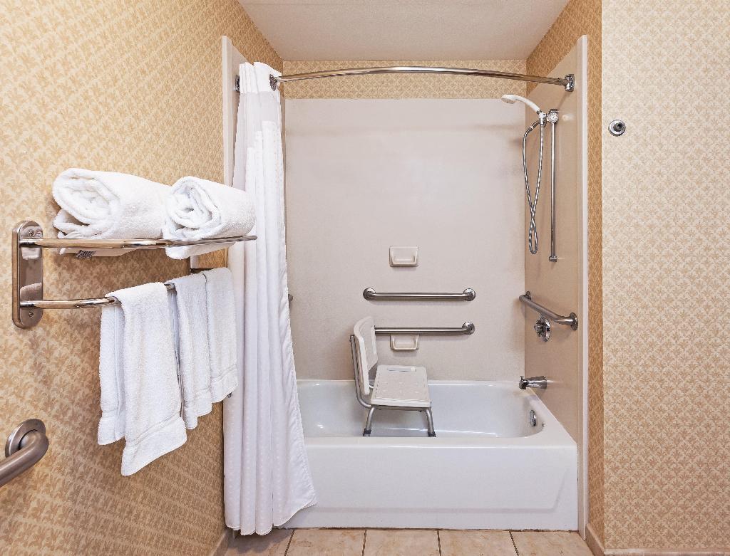 Holiday Inn Express & Suites Laredo-Event Center