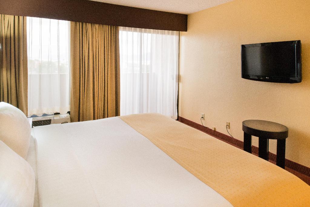 Holiday Inn Phoenix West