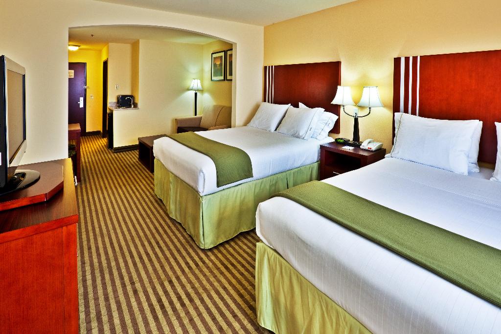 Holiday Inn Express and Suites Perry