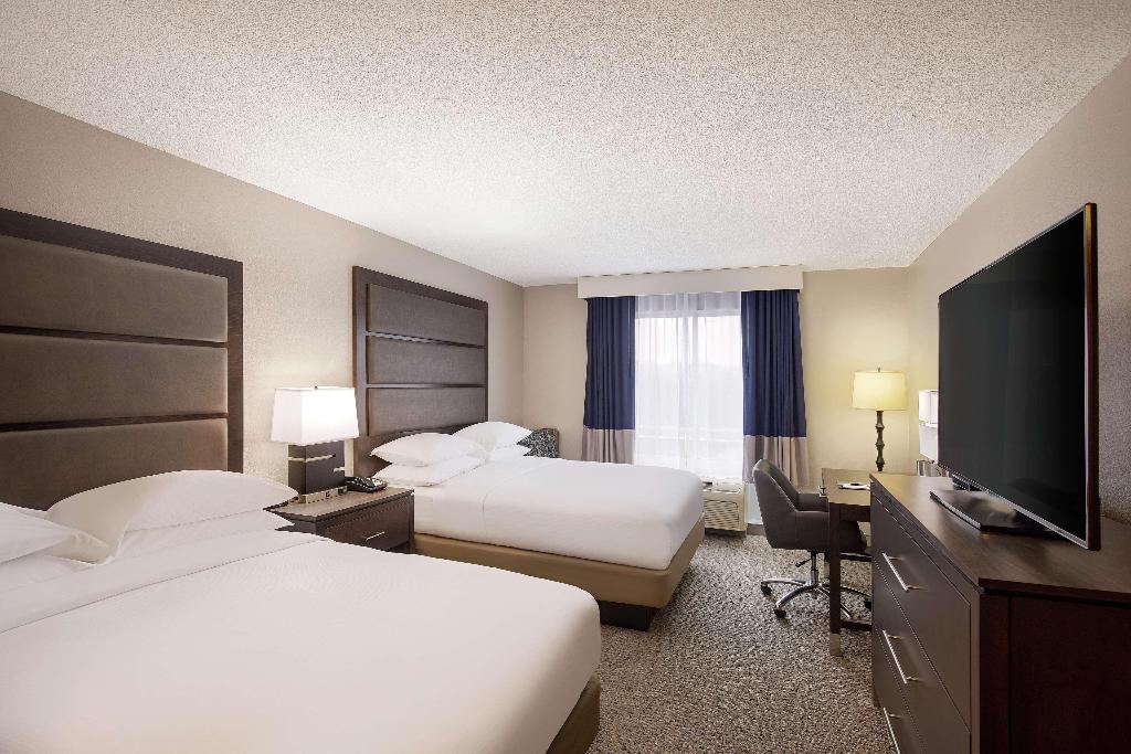 DoubleTree by Hilton Richmond Airport