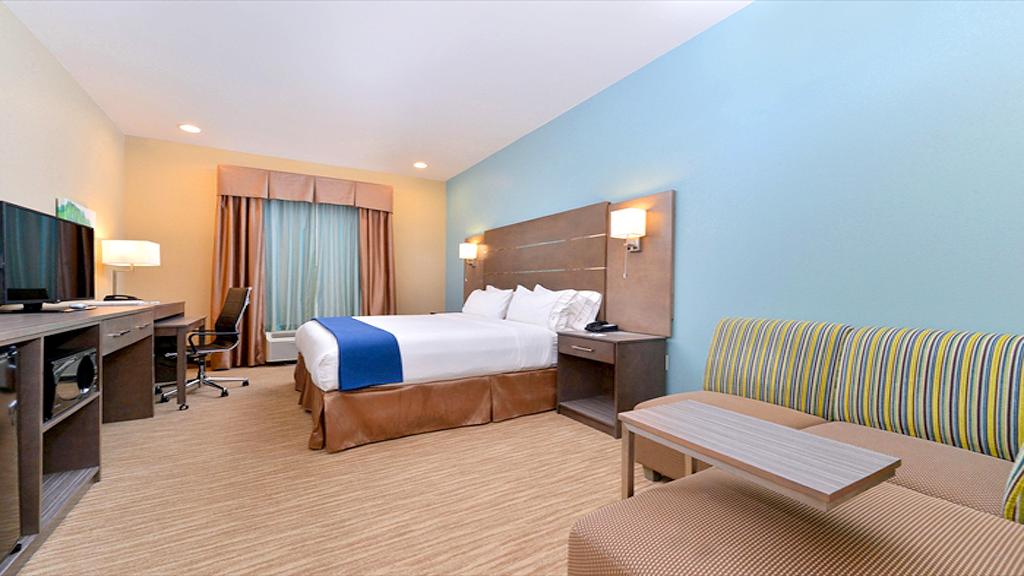 Holiday Inn Express & Suites Schulenburg By IHG