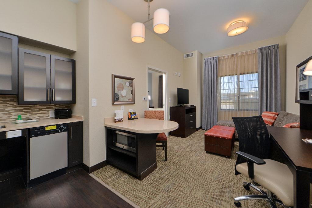 Staybridge Suites Rochester Commerce DR NW