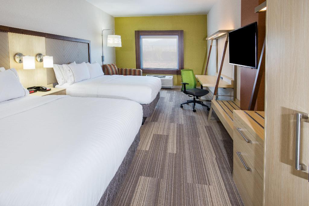 Holiday Inn Express & Suites Pahrump