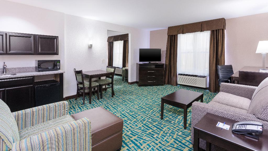 Holiday Inn Express & Suites Wyomissing By IHG