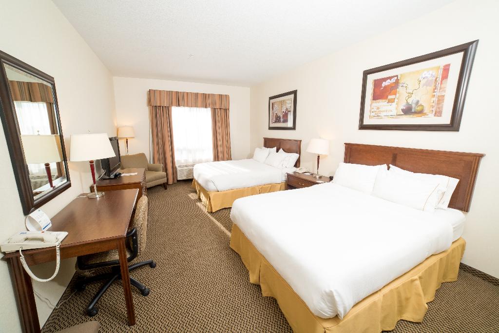 Holiday Inn Express and Suites Drayton Valley