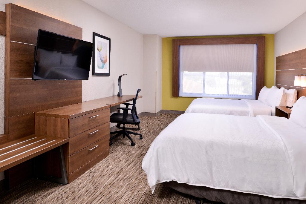 Holiday Inn Express and Suites Selma
