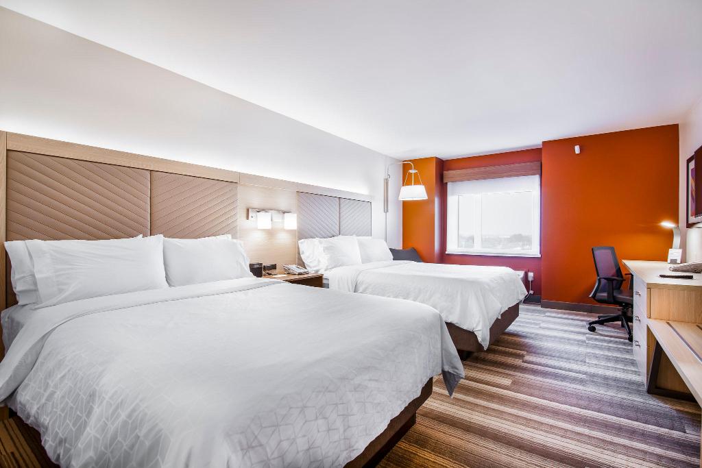 Holiday Inn Express and Suites Langley