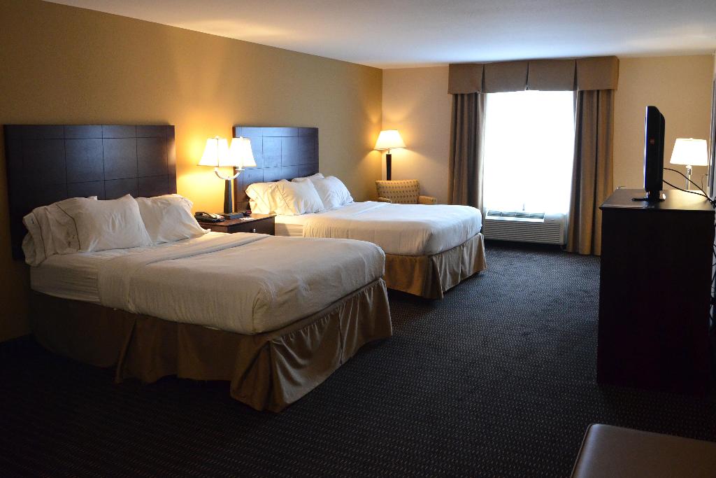 Holiday Inn Express and Suites Sidney