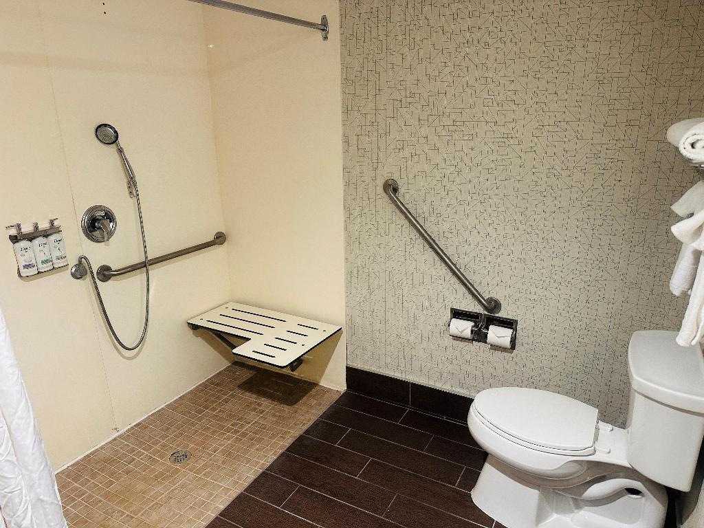 Holiday Inn Express and Suites Milton