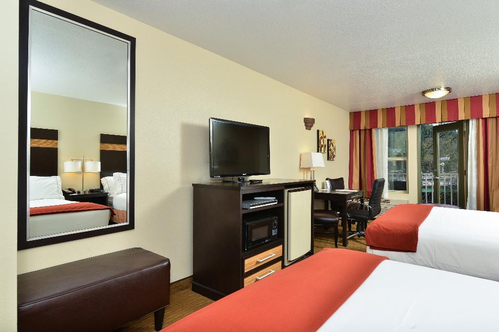 Holiday Inn Express Portland Se Clackamas Area IHG
