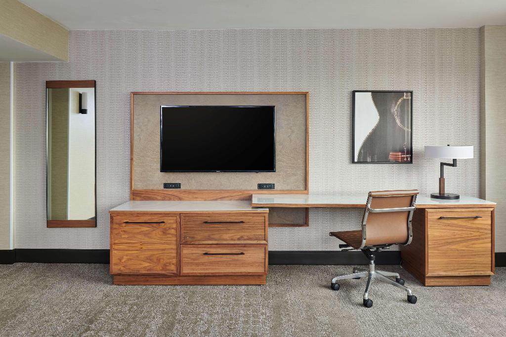 DoubleTree by Hilton Fullerton
