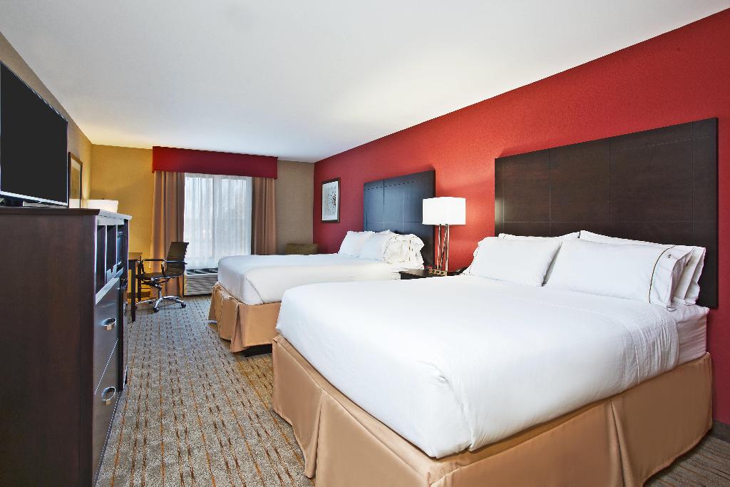 Holiday Inn Express Suites Springfield Dayton Area