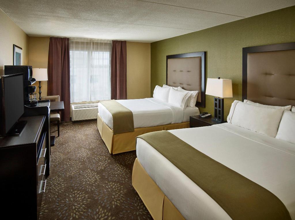Holiday Inn Express and Suites Timmins