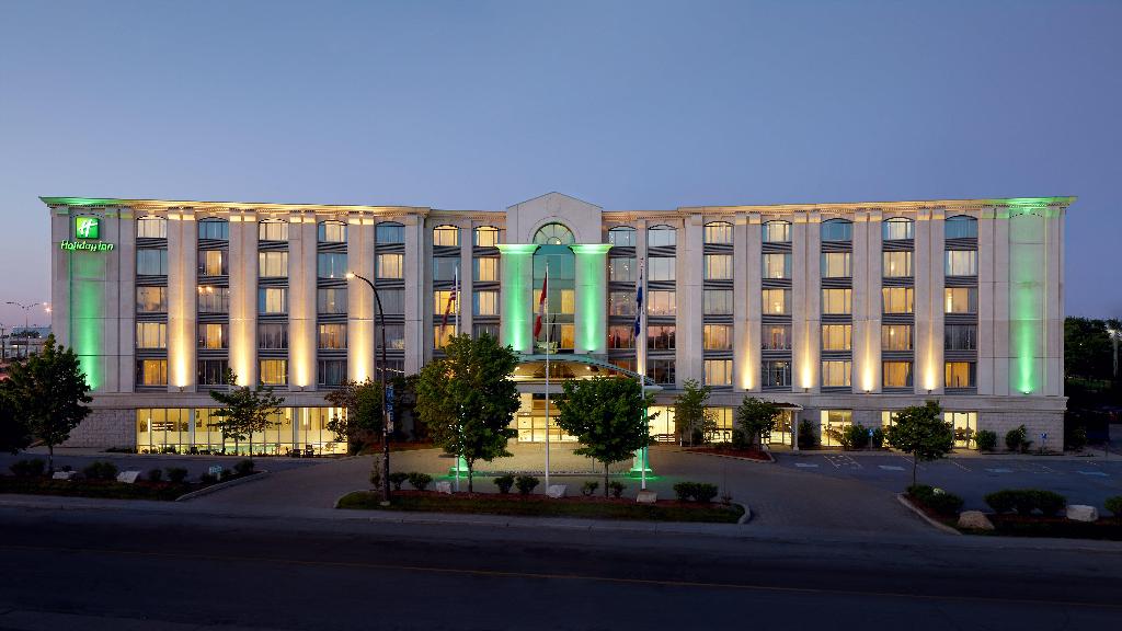 Holiday Inn Hotel and Suites Montreal Airport