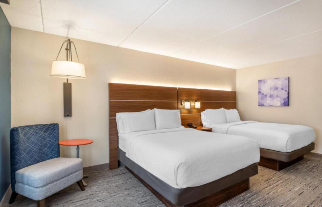 Holiday Inn Express Suites Petersburg Fort Lee IHG