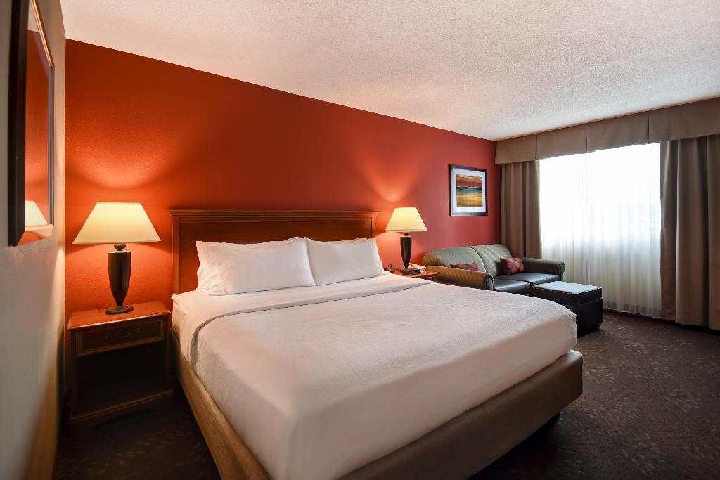Holiday Inn Cincinnati-Riverfront By IHG
