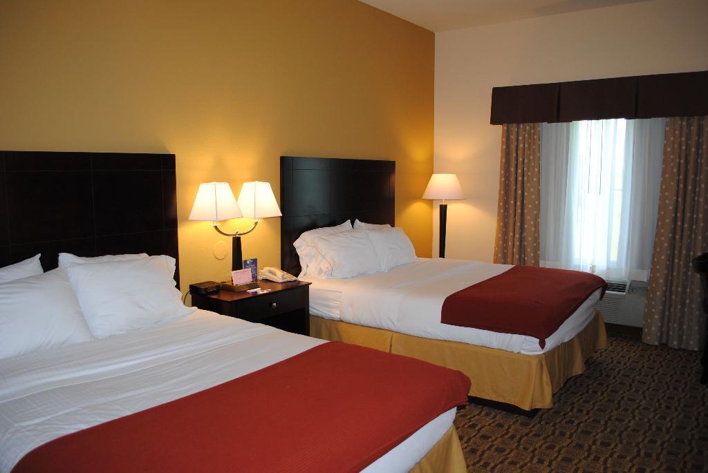 Holiday Inn Express Boonville