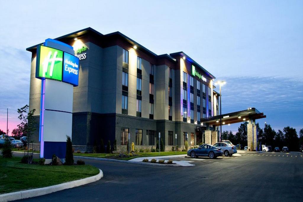 Holiday Inn Express Pembroke, An Ihg Hotel