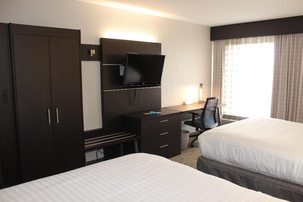 Holiday Inn Express and Suites Troy