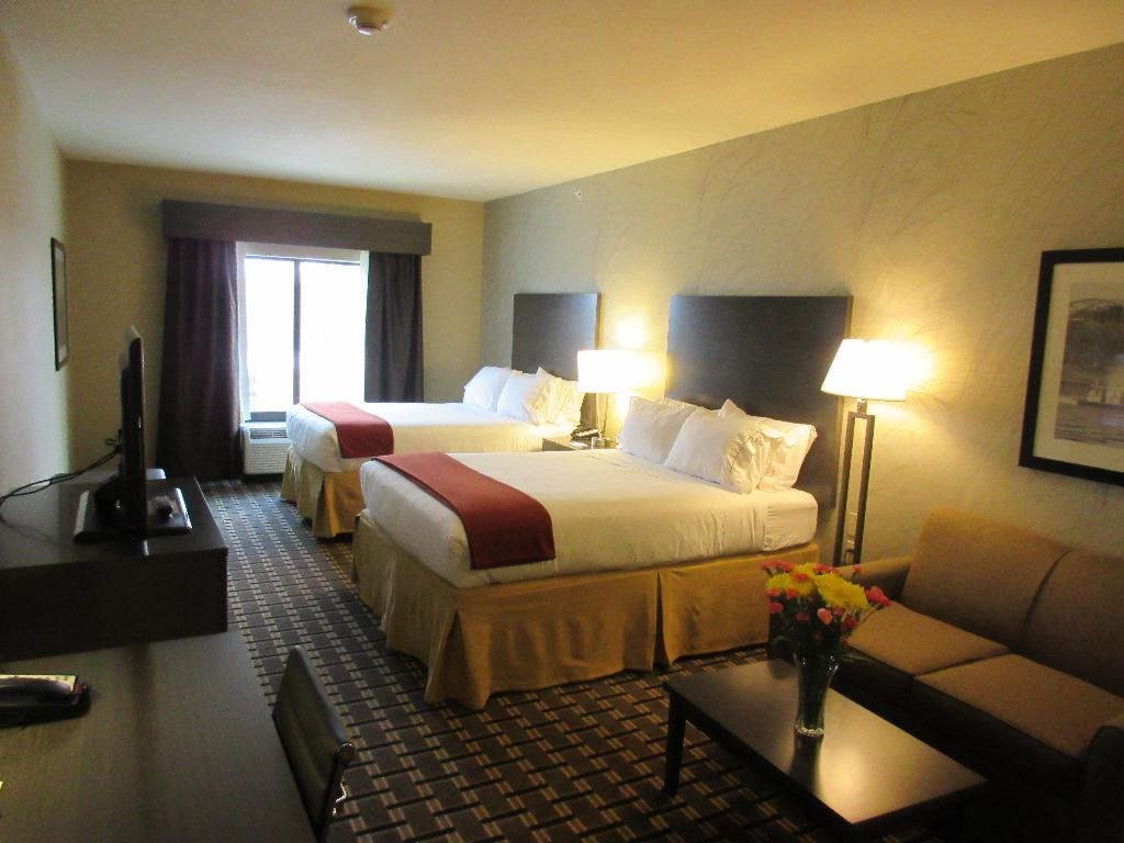 Holiday Inn Express & Suites Butler By IHG