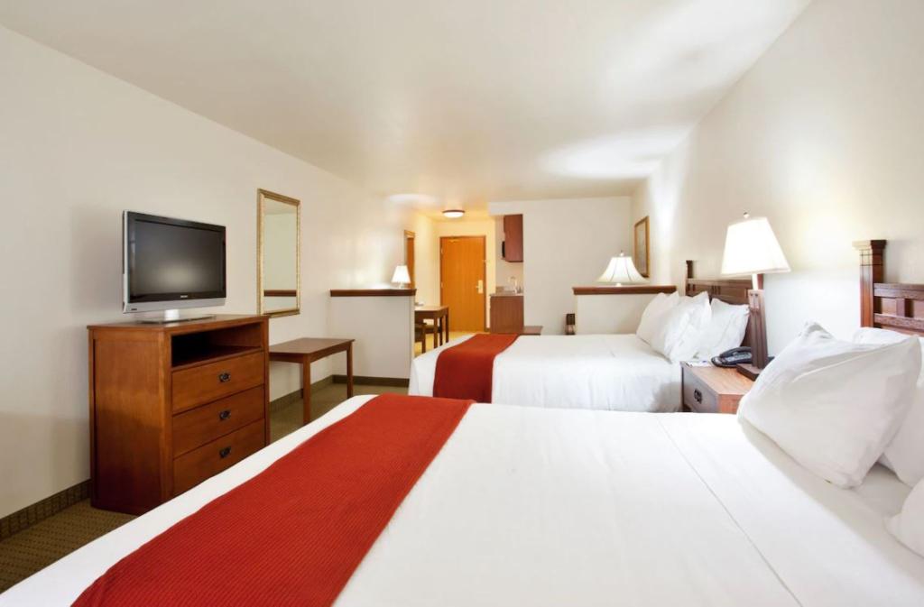Holiday Inn Express and Suites Mattoon IHG