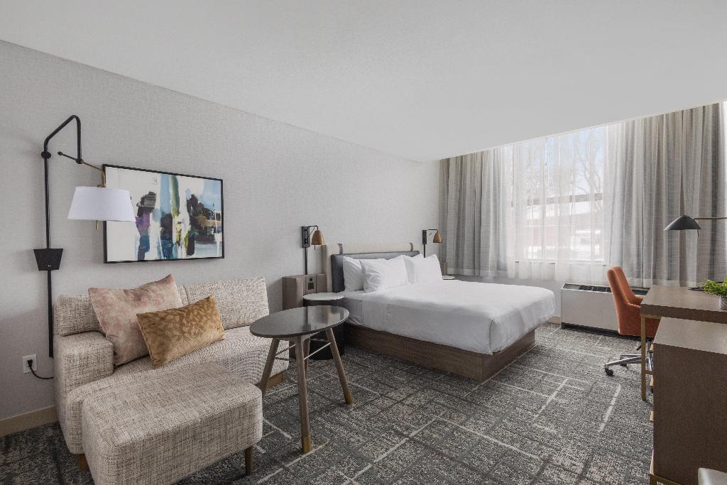 Crowne Plaza Lansing By IHG