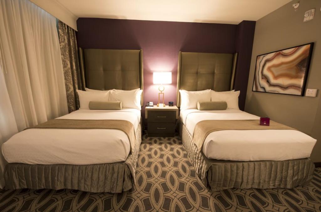 Crowne Plaza Saddle Brook