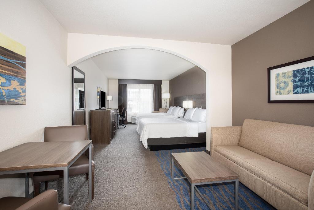 Holiday Inn Express and Suites Manhattan