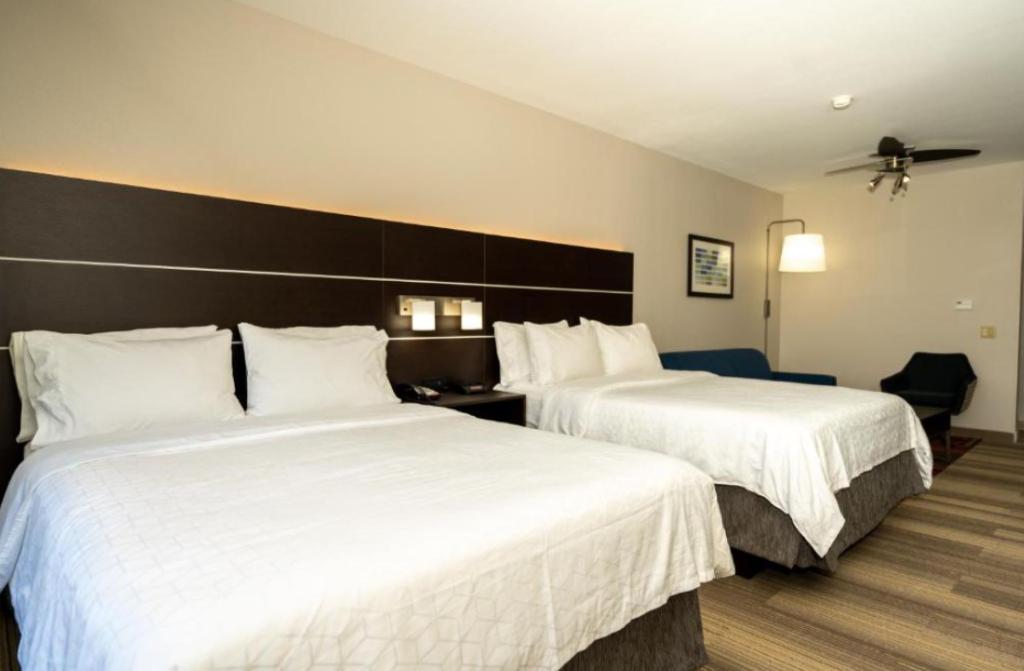 Holiday Inn Express and Suites Deer Park