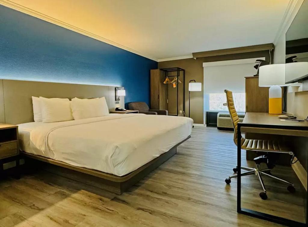 Comfort InnSuites Houston I10 West Energy Corridor