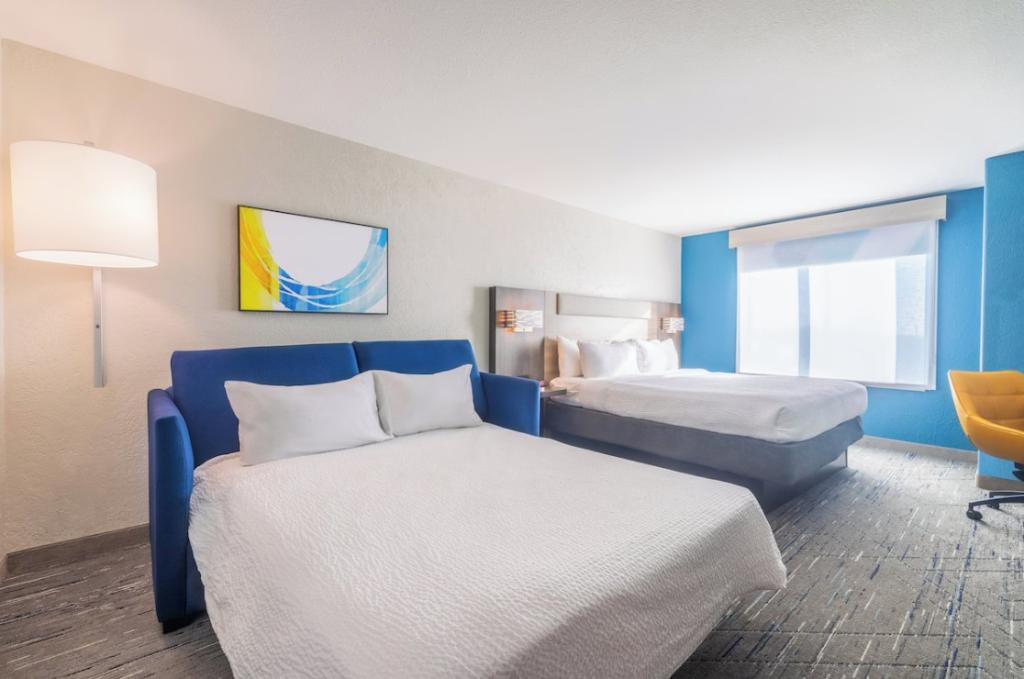 Holiday Inn Express & Suites Wichita Northeast IHG