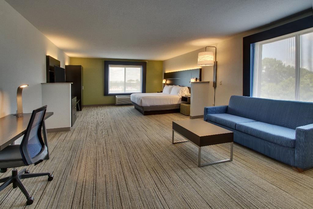 Holiday Inn Express & Suites Morris By IHG