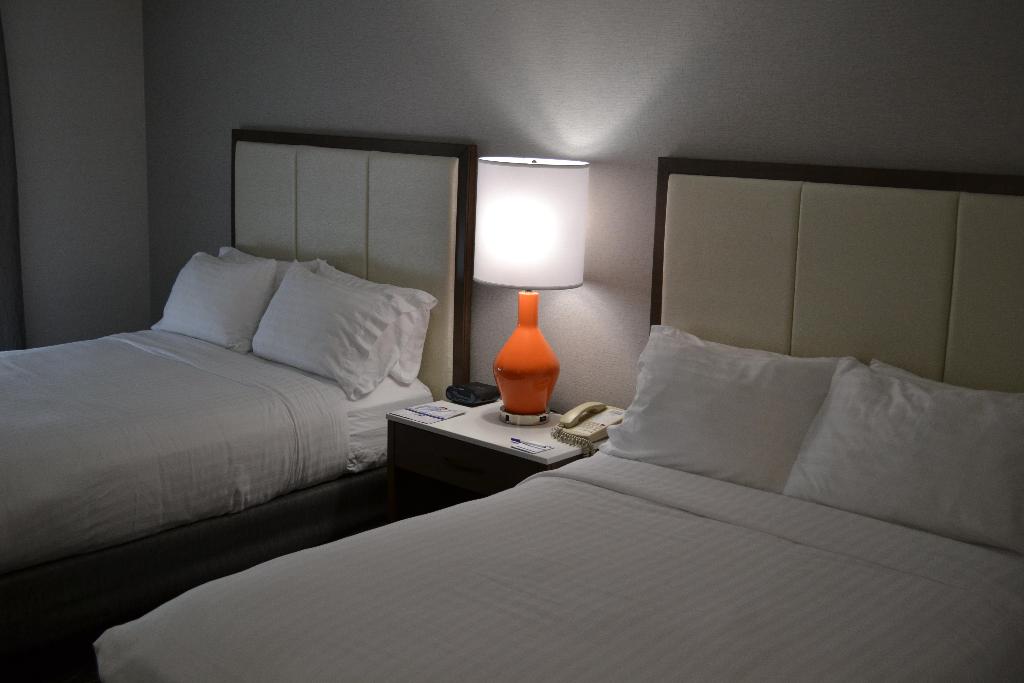 Holiday Inn Express Suites Kent University Area