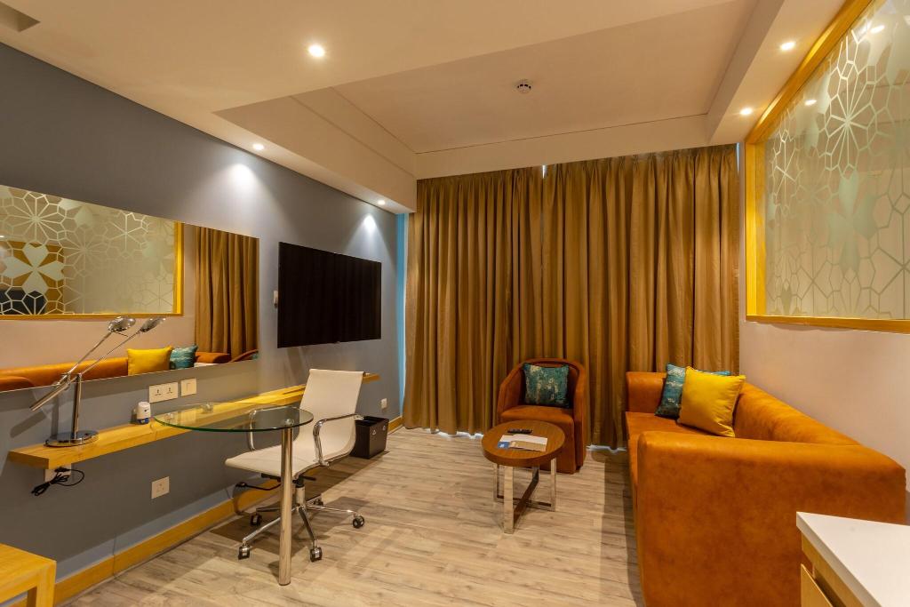 Holiday Inn Express Chennai Mahindra World City