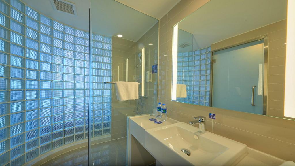 Holiday Inn Express Shenyang North Station