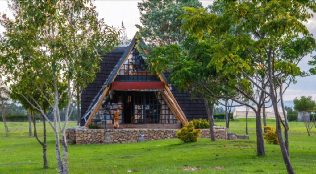 Samawati Lakeside Cottages