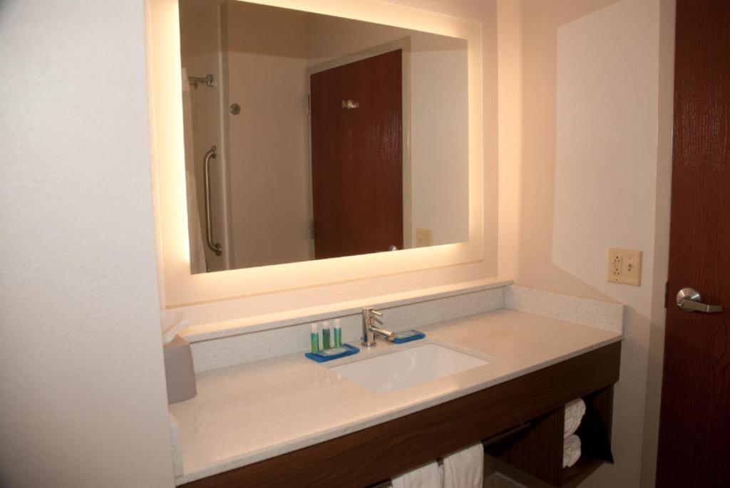 Holiday Inn Express & Suites Athens