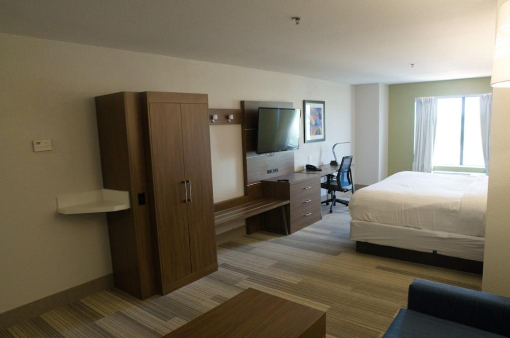 Holiday Inn Express and Suites Douglas