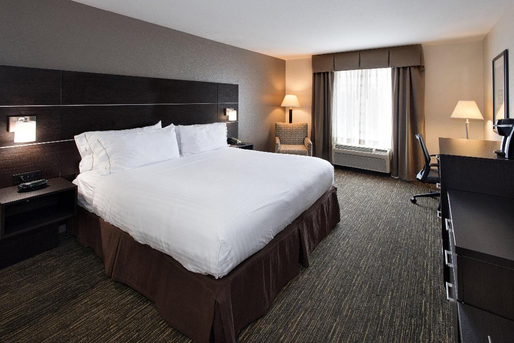 Holiday Inn Express and Suites East Wichita I 35 A