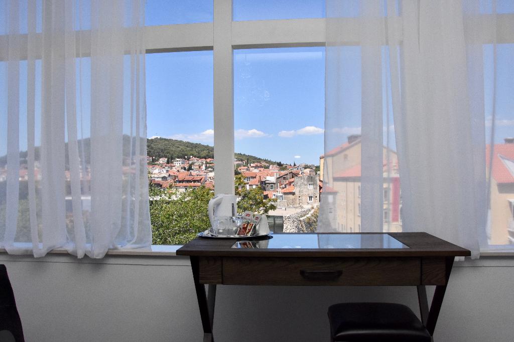 Prima Luce Downtown