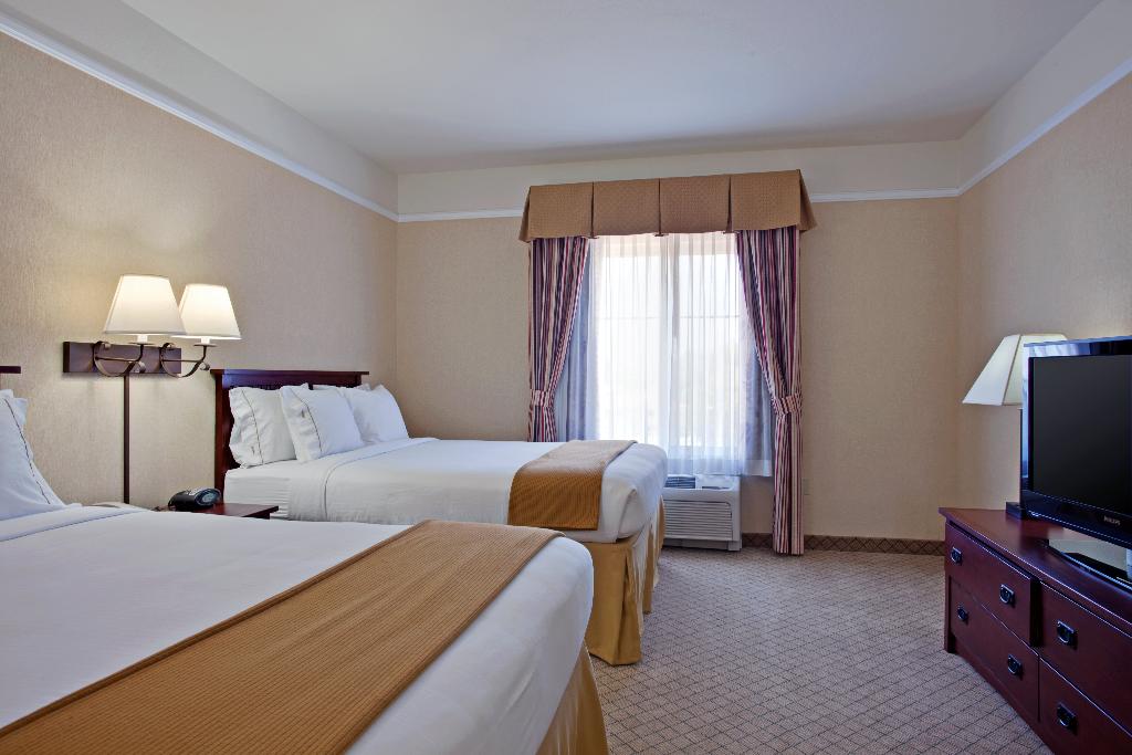 Holiday Inn Express and Suites San Dimas